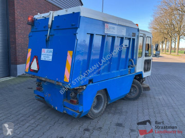 Camion balayeuse Hofmans