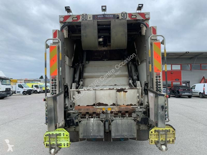 آلة لصيانة الطرق Iveco