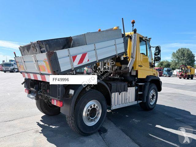 آلة لصيانة الطرق Unimog U serie 427 4x4 Tipper...