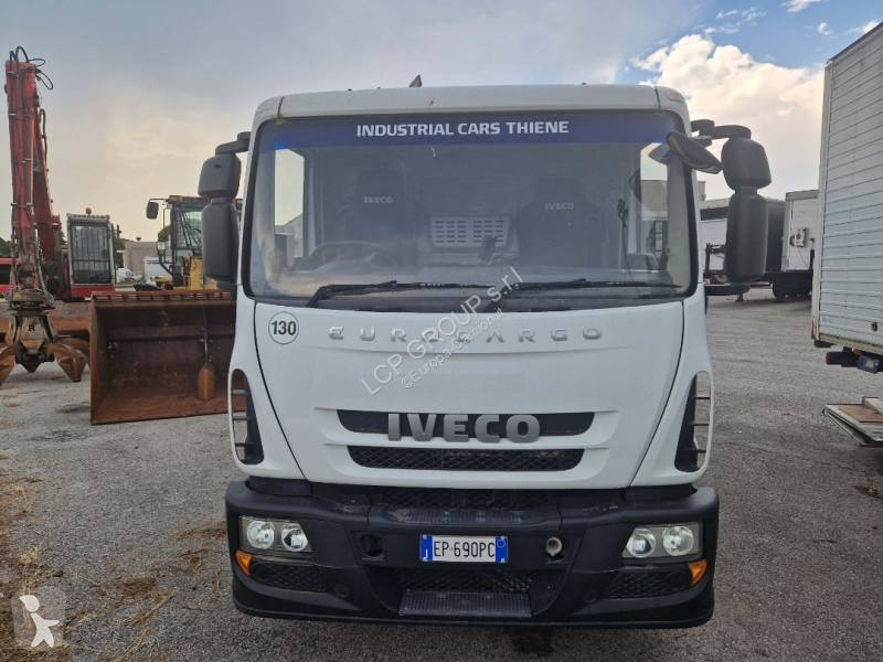 آلة لصيانة الطرق Iveco