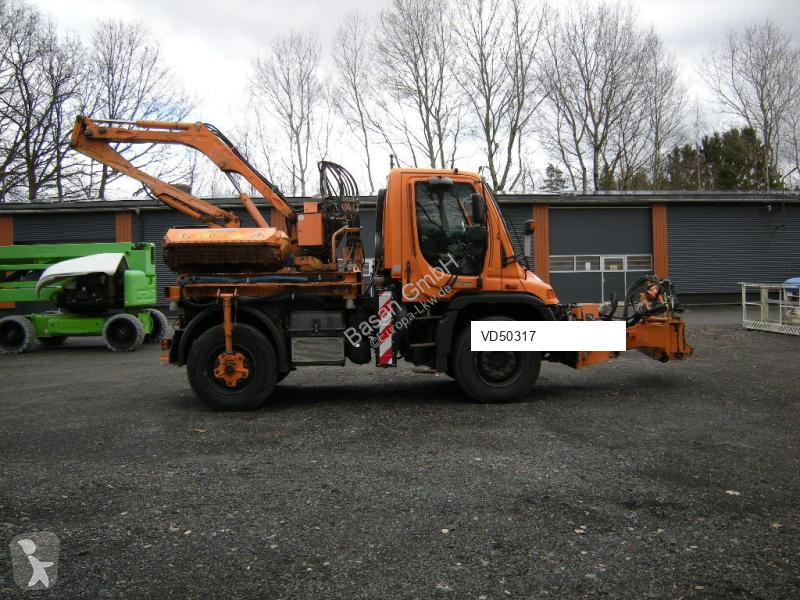 Engin de voirie Mercedes Unimog U400 Mähzug, Mulag