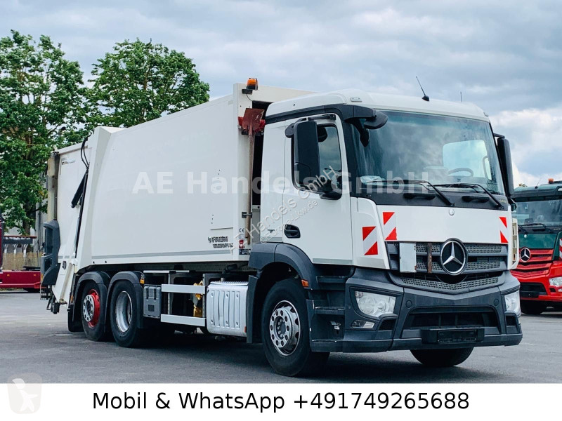 آلة لصيانة الطرق Mercedes 2533 M ClassicSpace...