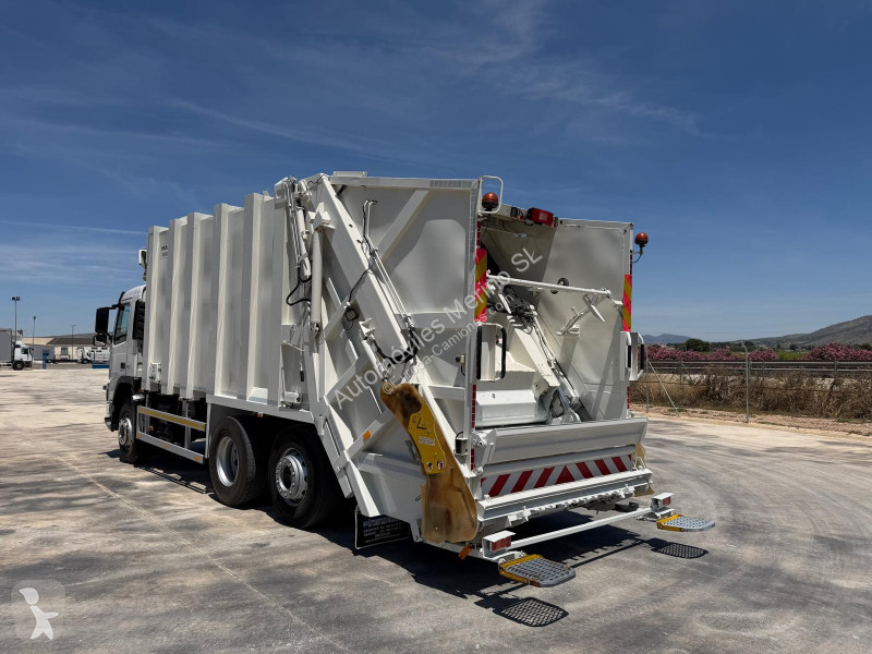 آلة لصيانة الطرق Volvo FM 11.330