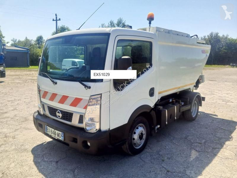 Engin de voirie Nissan NT400/ MODEL35.12...