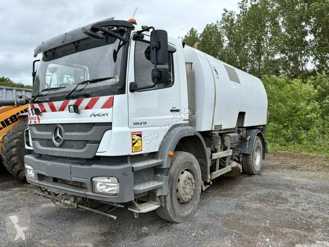آلة لصيانة الطرق Mercedes  AXOR 1829