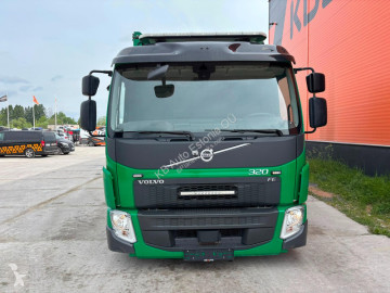 Lastbil med ske til husholdningsaffald Volvo
