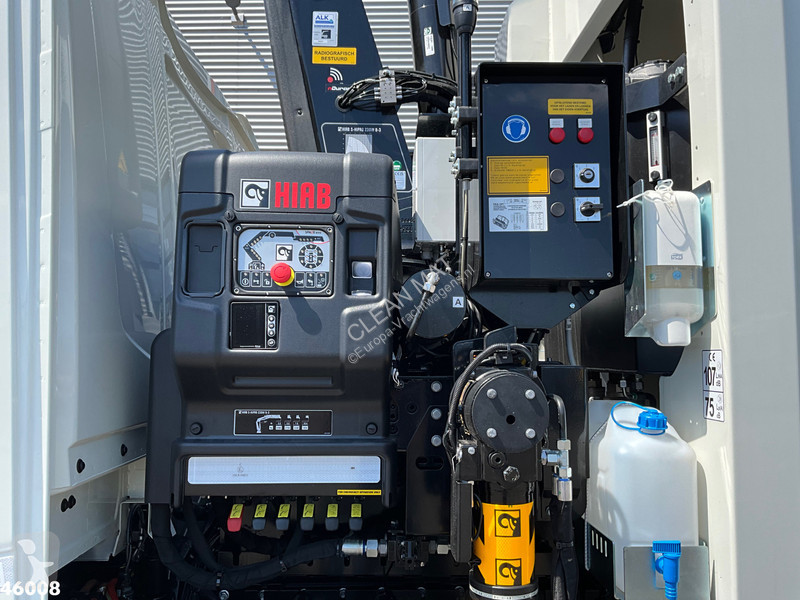 آلة لصيانة الطرق DAF N XD 220 Hiab 23 Tonmeter...