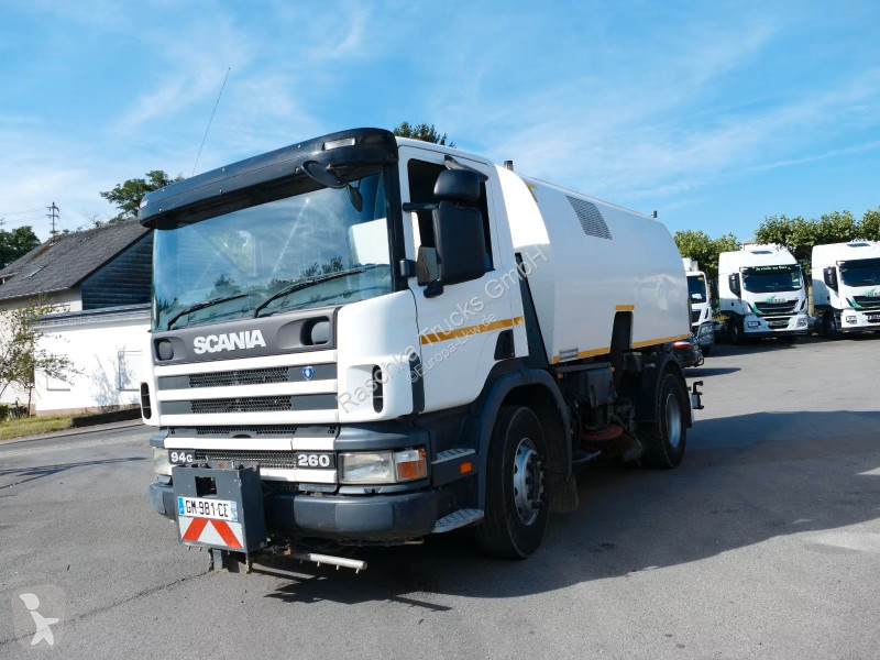 آلة لصيانة الطرق Scania 94...