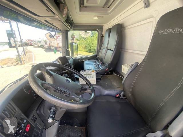 Engin de voirie Scania