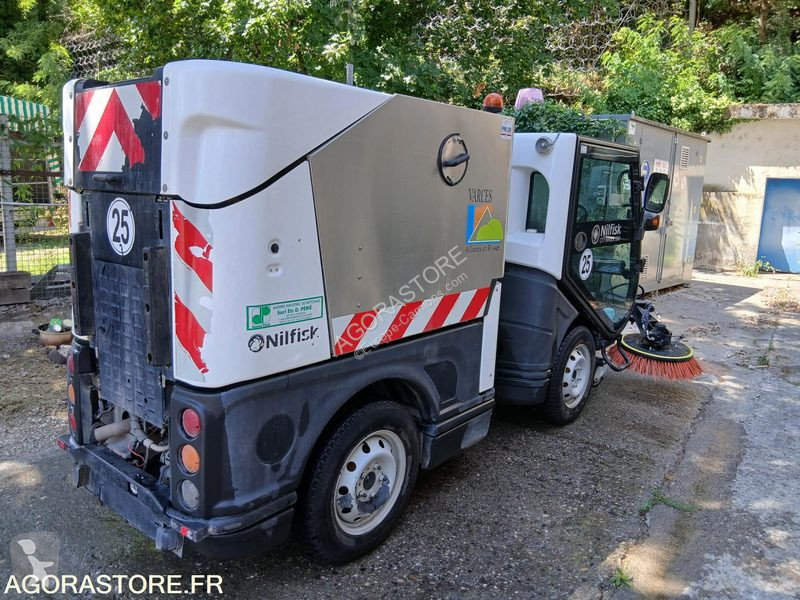 Komunálne vozidlo Nilfisk CR3500