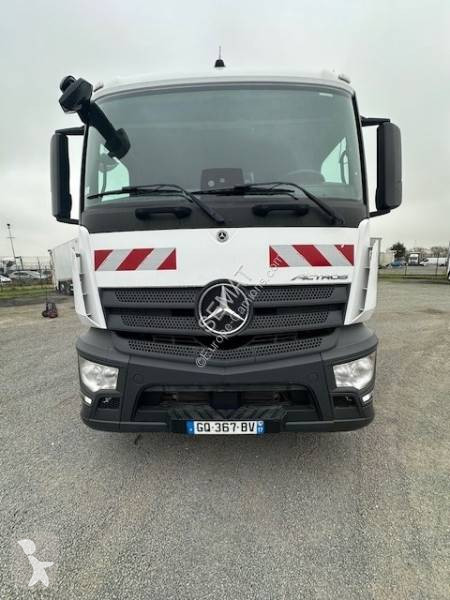 Engin de voirie Mercedes