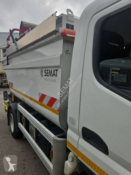 Engin de voirie Mitsubishi Fuso