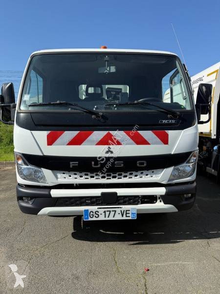 Engin de voirie Mitsubishi Fuso