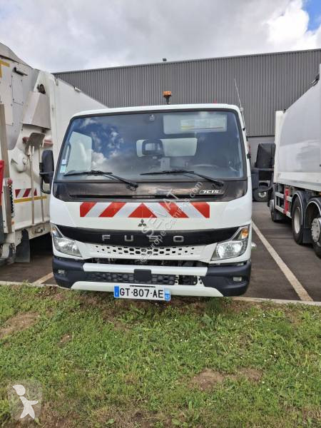 Engin de voirie Mitsubishi Fuso