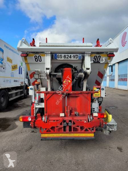 آلة لصيانة الطرق Mitsubishi Fuso