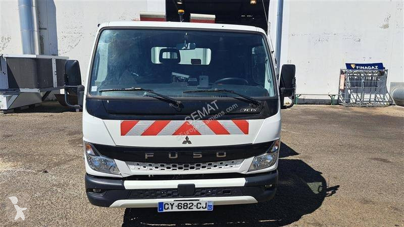 آلة لصيانة الطرق Mitsubishi Fuso