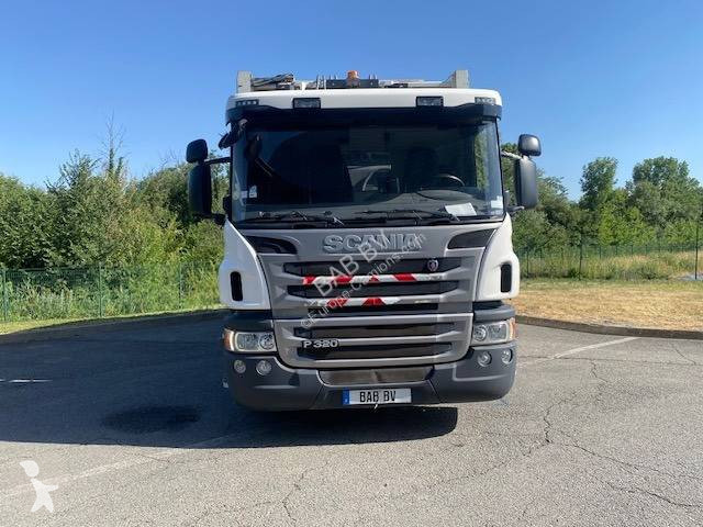 آلة لصيانة الطرق Scania