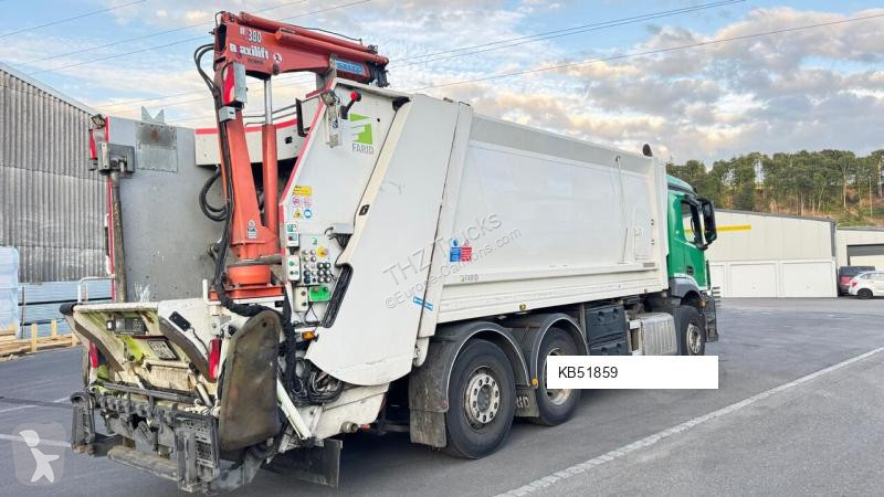 Engin de voirie Mercedes 2543