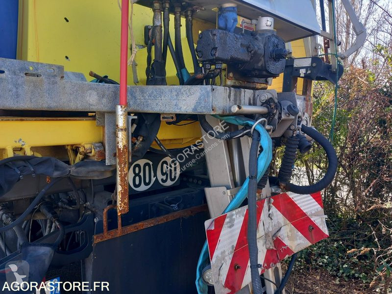 Vehículo de limpieza viaria Renault KERAX