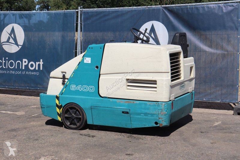 Vehículo de limpieza viaria Tennant 6400