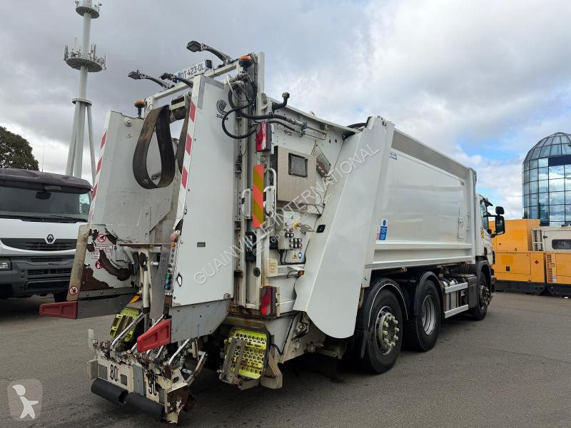 Engin de voirie Scania 320