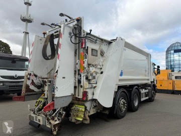 Camion benne à ordures ménagères Scania