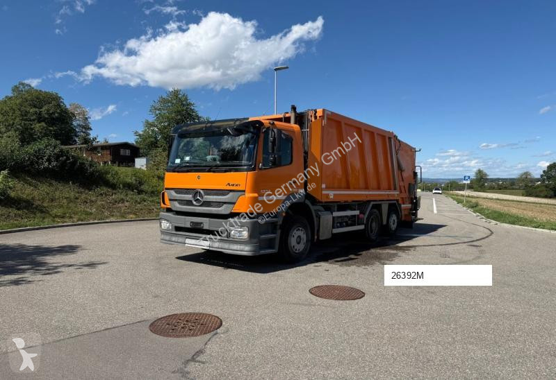 Vehículo de limpieza viaria Mercedes 602 1833