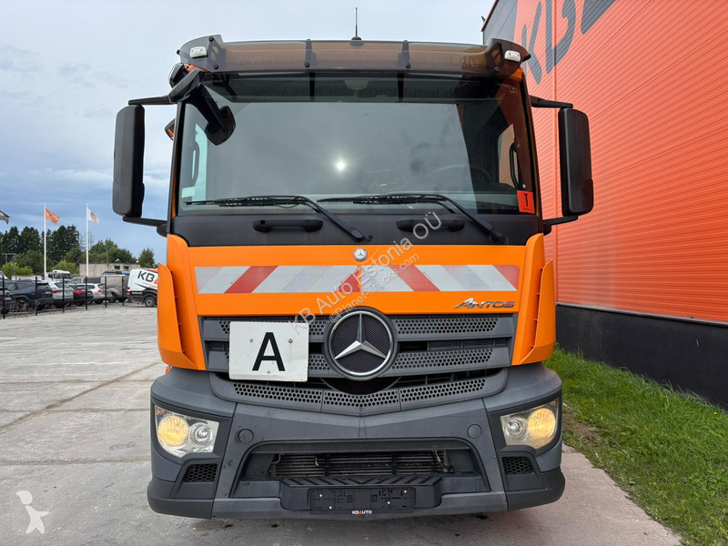 Silniční stroje Mercedes 2533 6x2*4 ZOELLER...