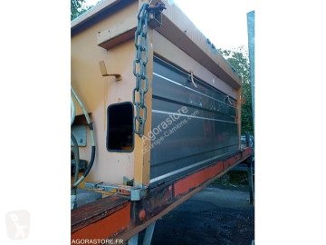 Gritting truck