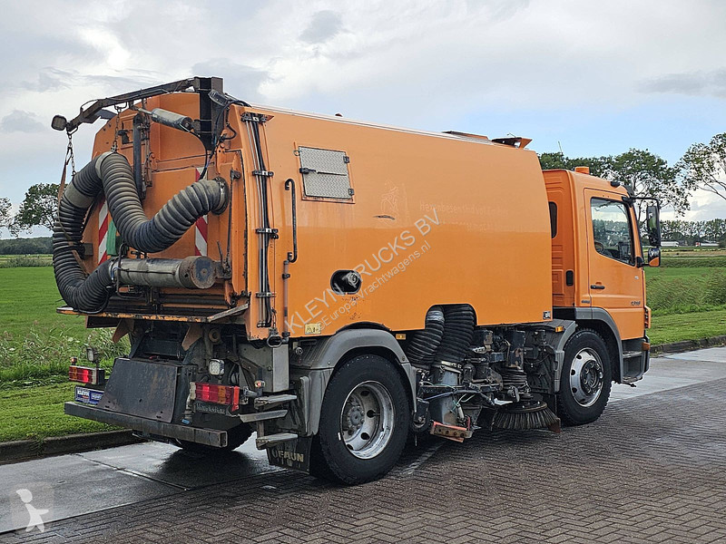 Útfenntartó-és-karbantartógép Mercedes ATEGO...