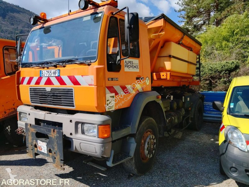 Engin de voirie  18.284