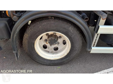 Camion de colectare a deşeurilor menajere