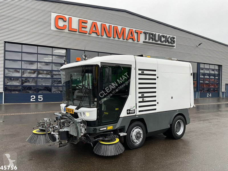 Коммунальная техника  Ravo 580 with 3-rd brush
