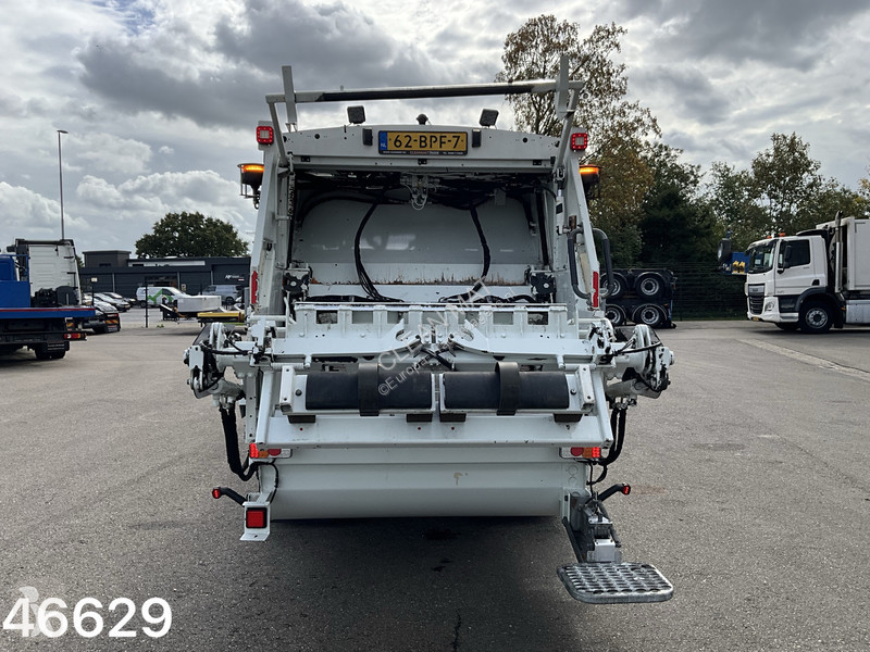 Vehículo de limpieza viaria Fuso 9C18 Zoeller...