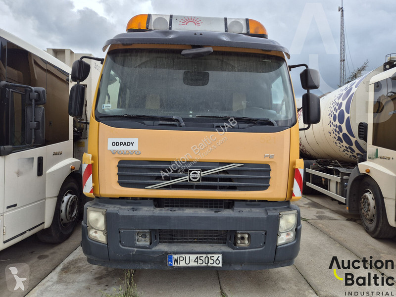 Engin de voirie Volvo 340