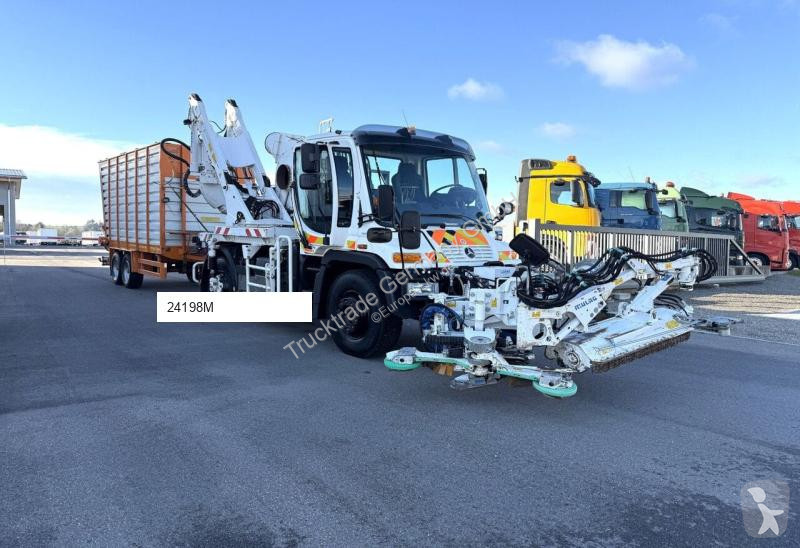 Engin de voirie Mercedes U400
