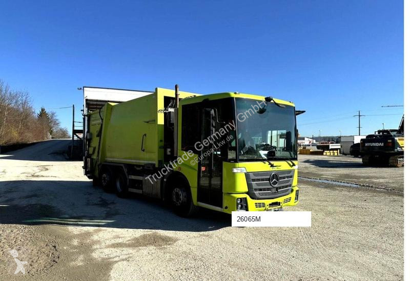 Engin de voirie Mercedes MB 2635 Variopress...