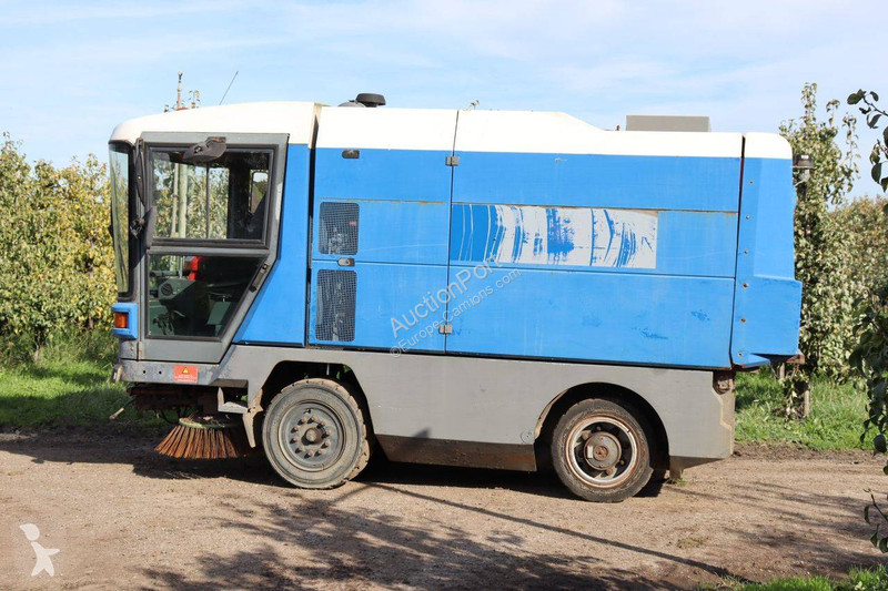Ravo 530 ST road network trucks