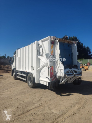 Renault waste collection truck