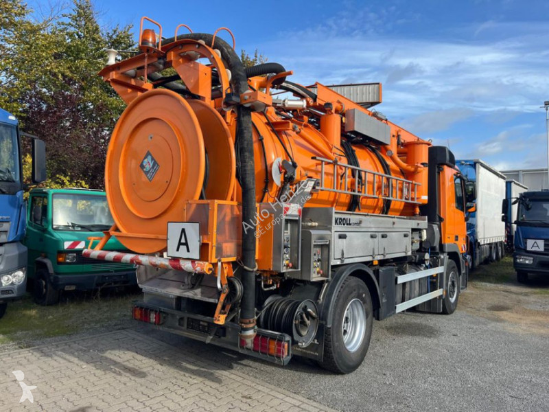 Útfenntartó-és-karbantartógép Mercedes Actros...