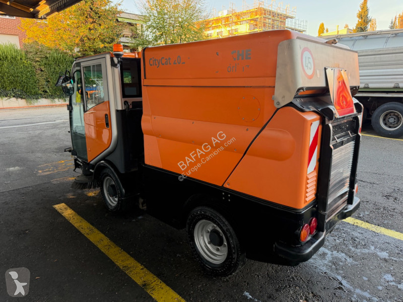 Engin de voirie Bucher Schoerling city cat 2020