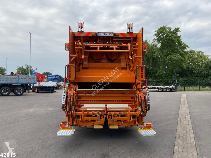 Silniční stroje Volvo 330 VDK 23m³