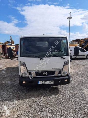 Camion hydrocureur Nissan