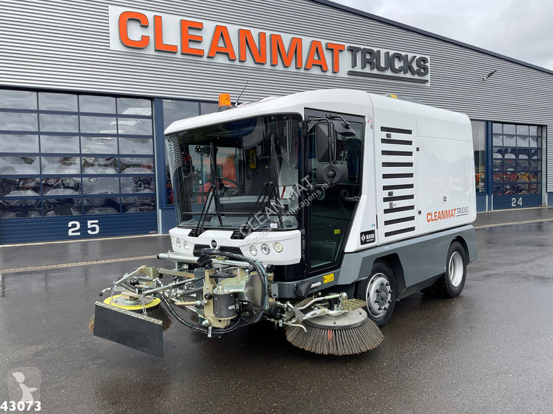 Vägmaskiner Ravo 540 STH Euro 6 with 3-rd brush
