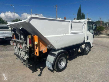 Camion benne à ordures ménagères Isuzu