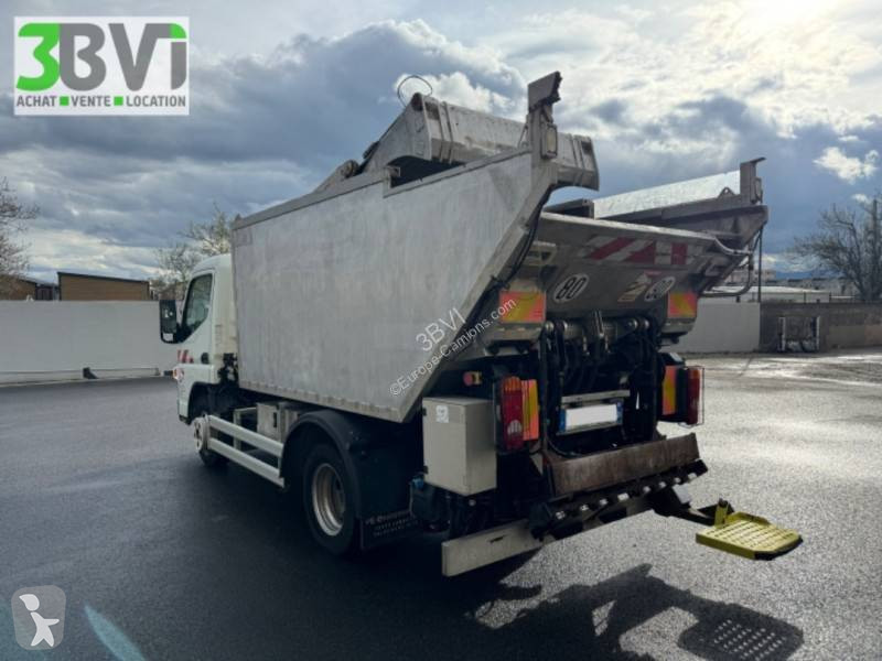 Silniční stroje Mitsubishi Fuso