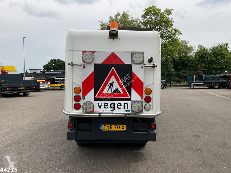 Vägmaskiner Ravo 540 with 3-rd brush
