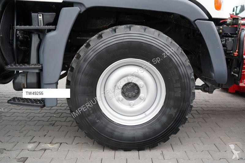 Útfenntartó-és-karbantartógép Mercedes UNIMOG...