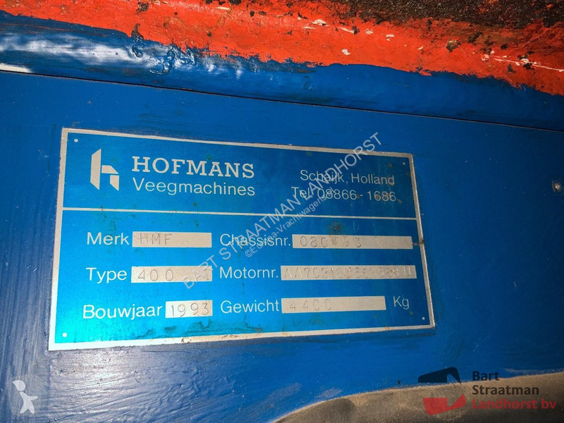 Gemeentevoertuig Hofmans HMF 400 veegmachine.