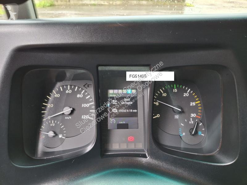 Silniční stroje Mercedes press 522 Zoeller